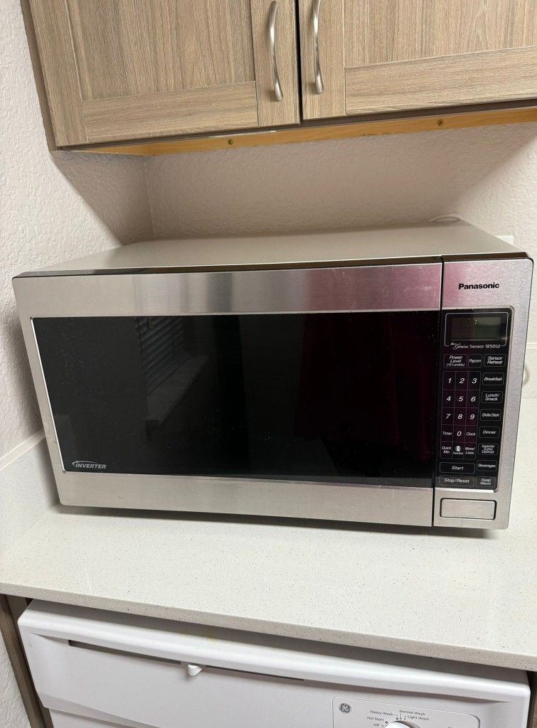 Panasonic Microwave 1250W
