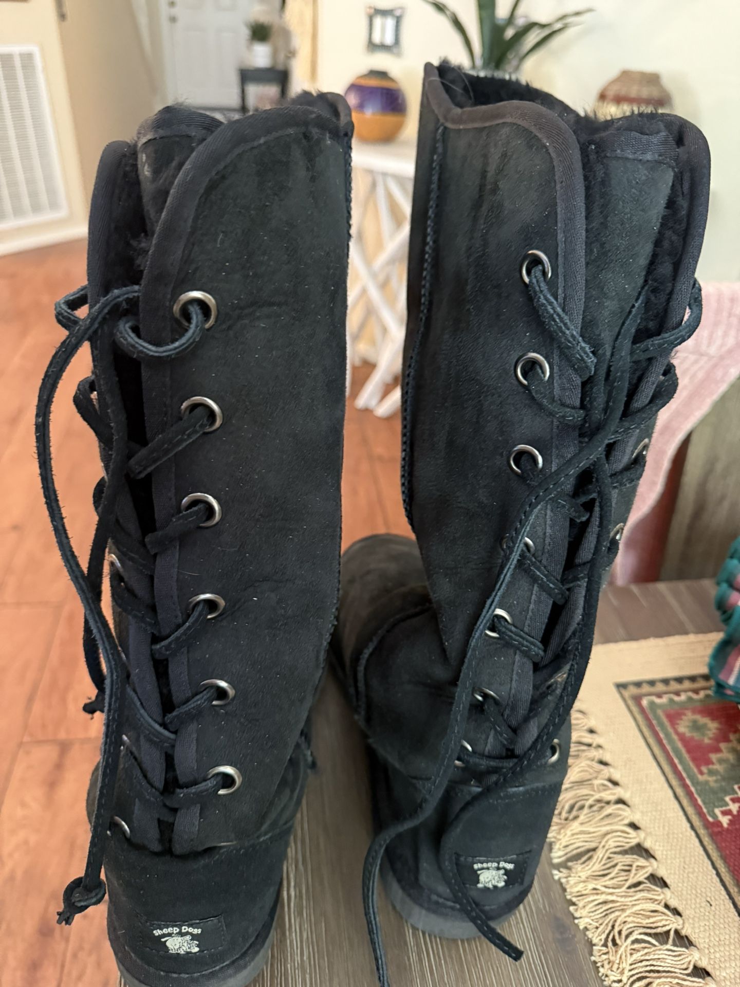 Sheep Dog Black Fur Lined Boots