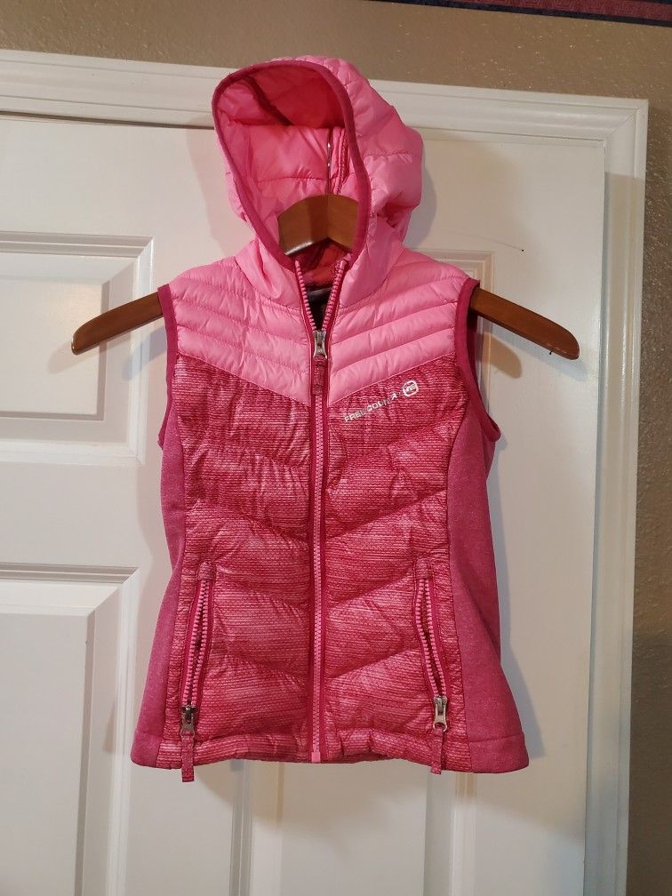 Two Puffer Vests 5/6T. Free Country/Gymboree. 