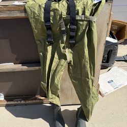 Pro Line Neoprene Insulated Chest Fishing Waders - Men’s Size 8 - NWT