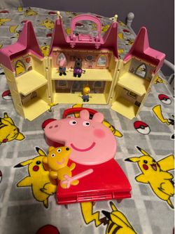 Peppa Pig house and case