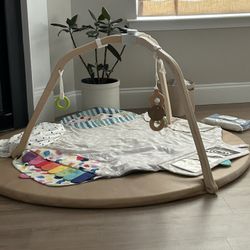 Lovevery Play Gym 