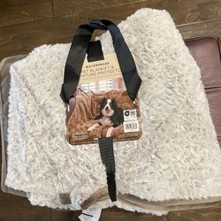 Brentwood Waterproof Pet Blanket 60inX70in