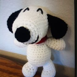 NEW CROCHET SNOOPY.  7 Inches Tall 