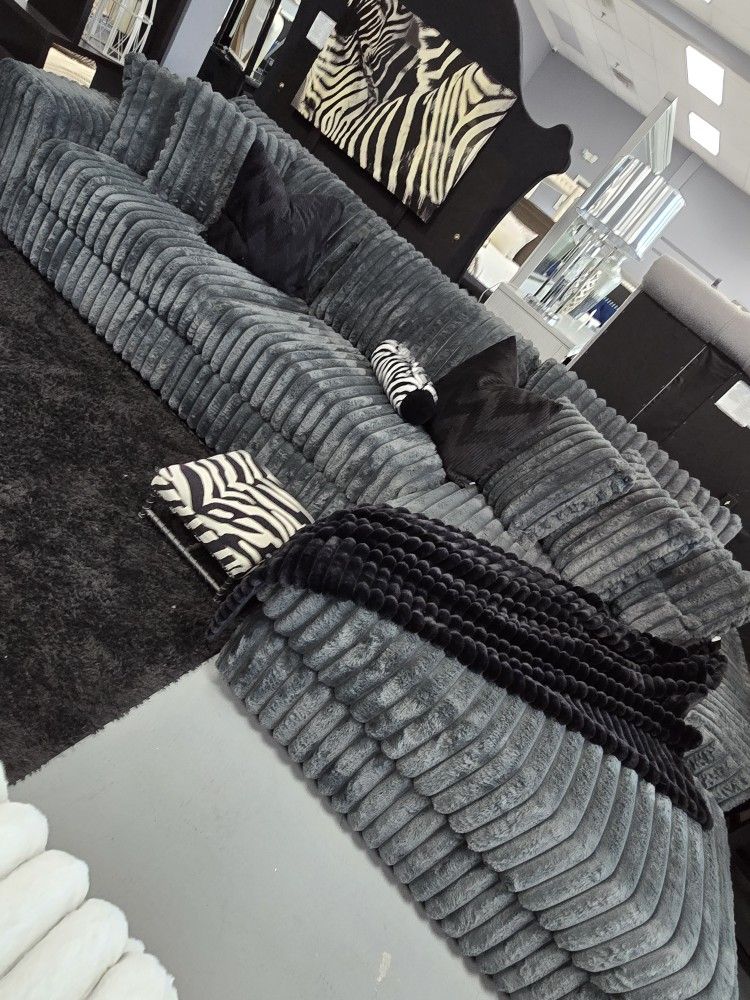 ✨️XL Sectional Sofas✨️ Furniture Queen Bedrooms, Dining Avail