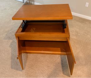 Coffee Table with lift up table top and storage