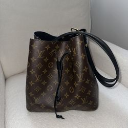 Louis Vuitton Neo Noe medium