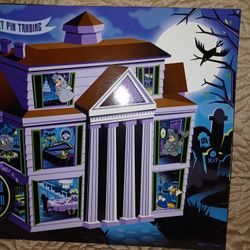 5 Disney Haunted Mansion PINS & Exclusive Collector Board
