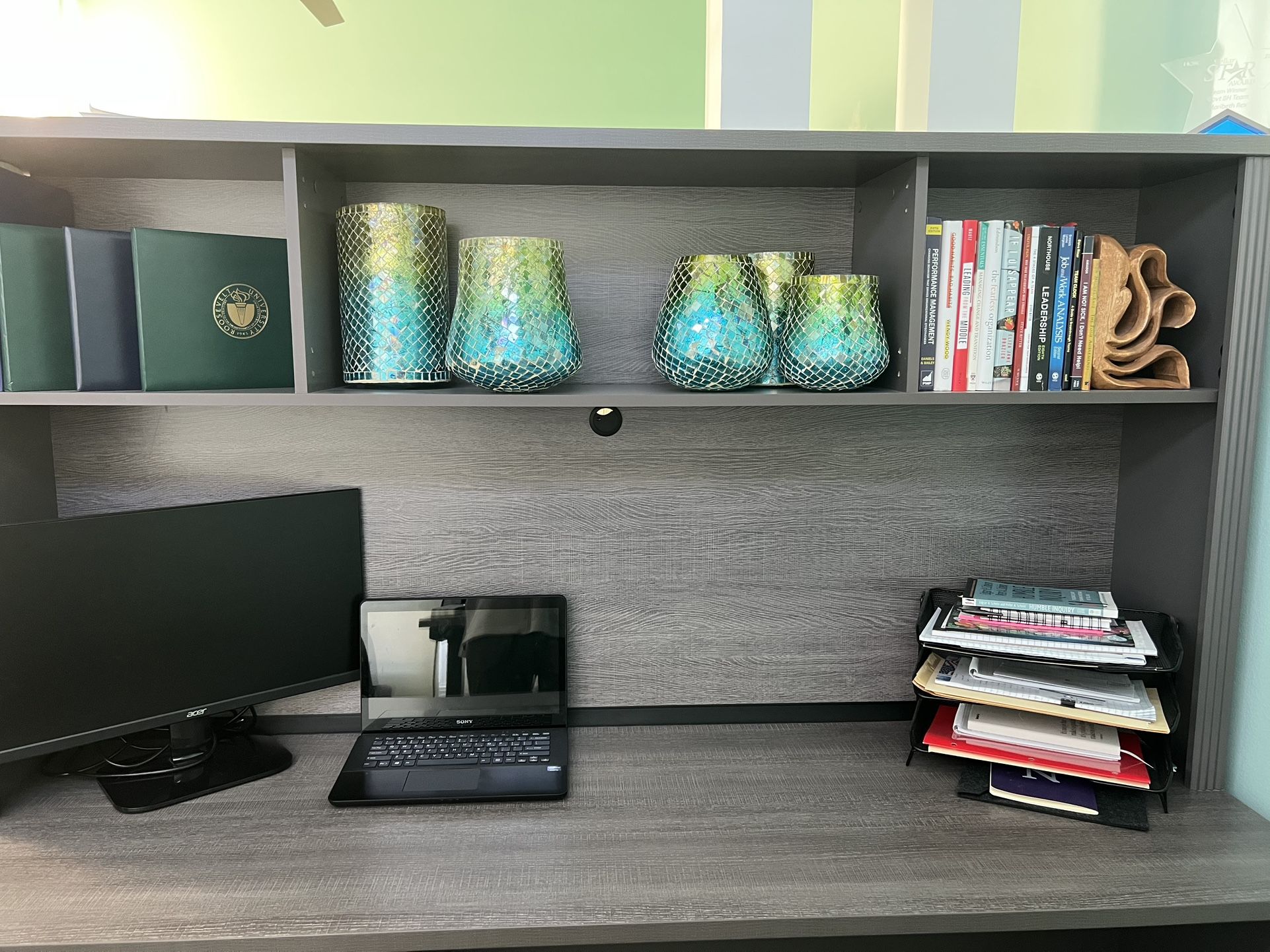Executive Desk & Hutch