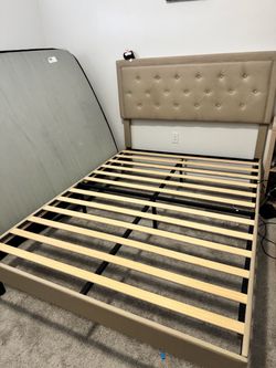 Upholstered Queen Bed