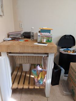 FREE Kitchen Island