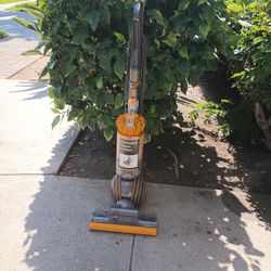 Vacuum Dyson Ball Multifloor 2