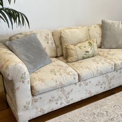 Cavalier Super Comfy Sofa With Wing Chair