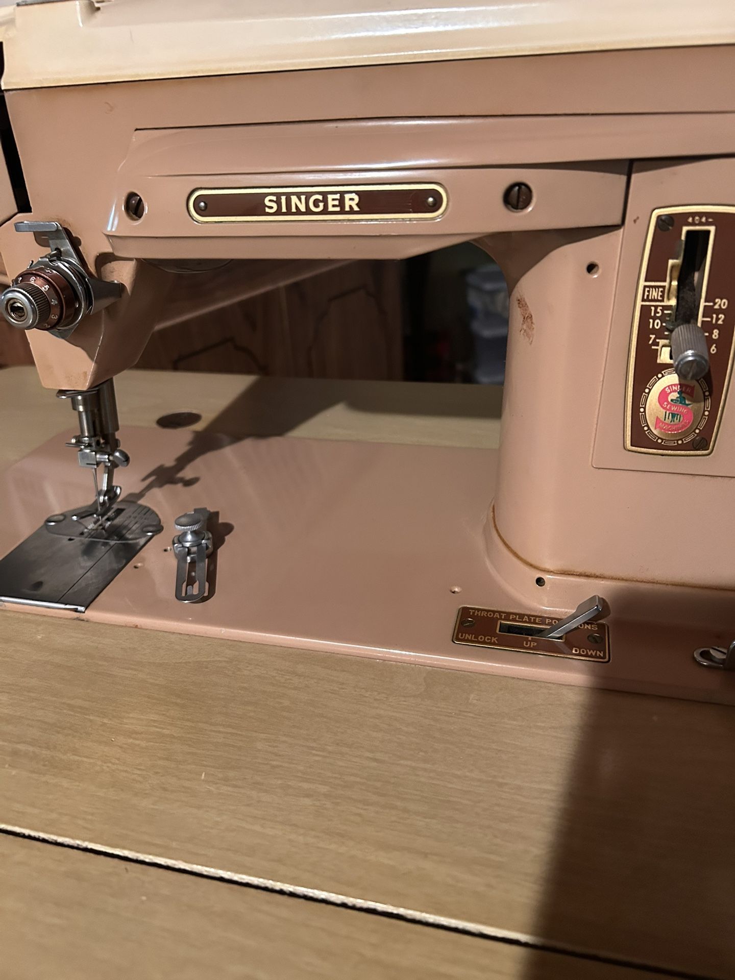 Vintage 1958 Singer Sewing Machine Model 404