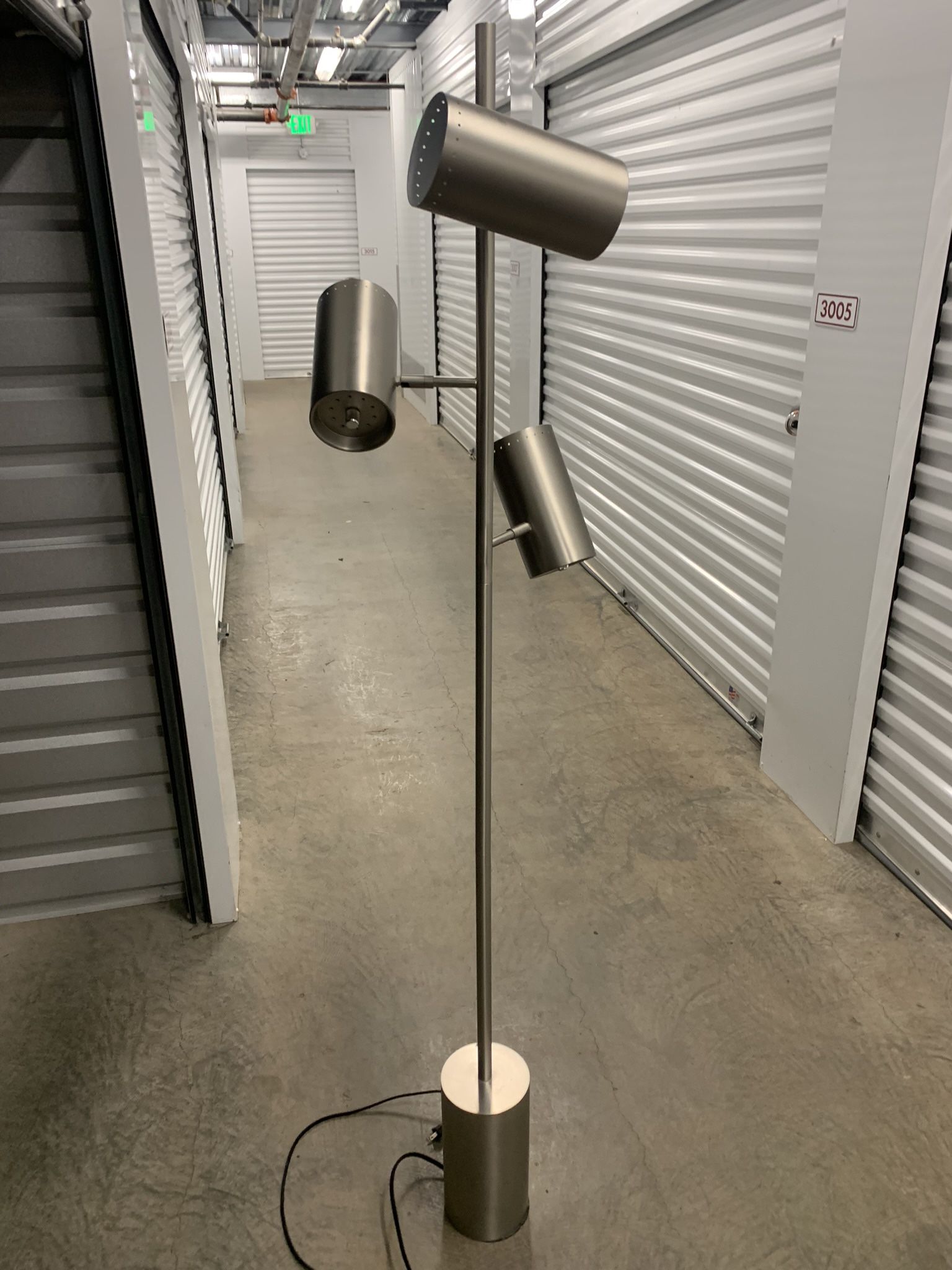 Standing 3 Head Lamp