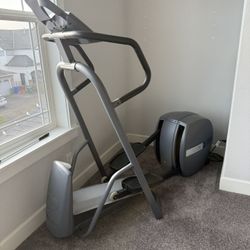 Precor EFX 5.7i Elliptical Trainer