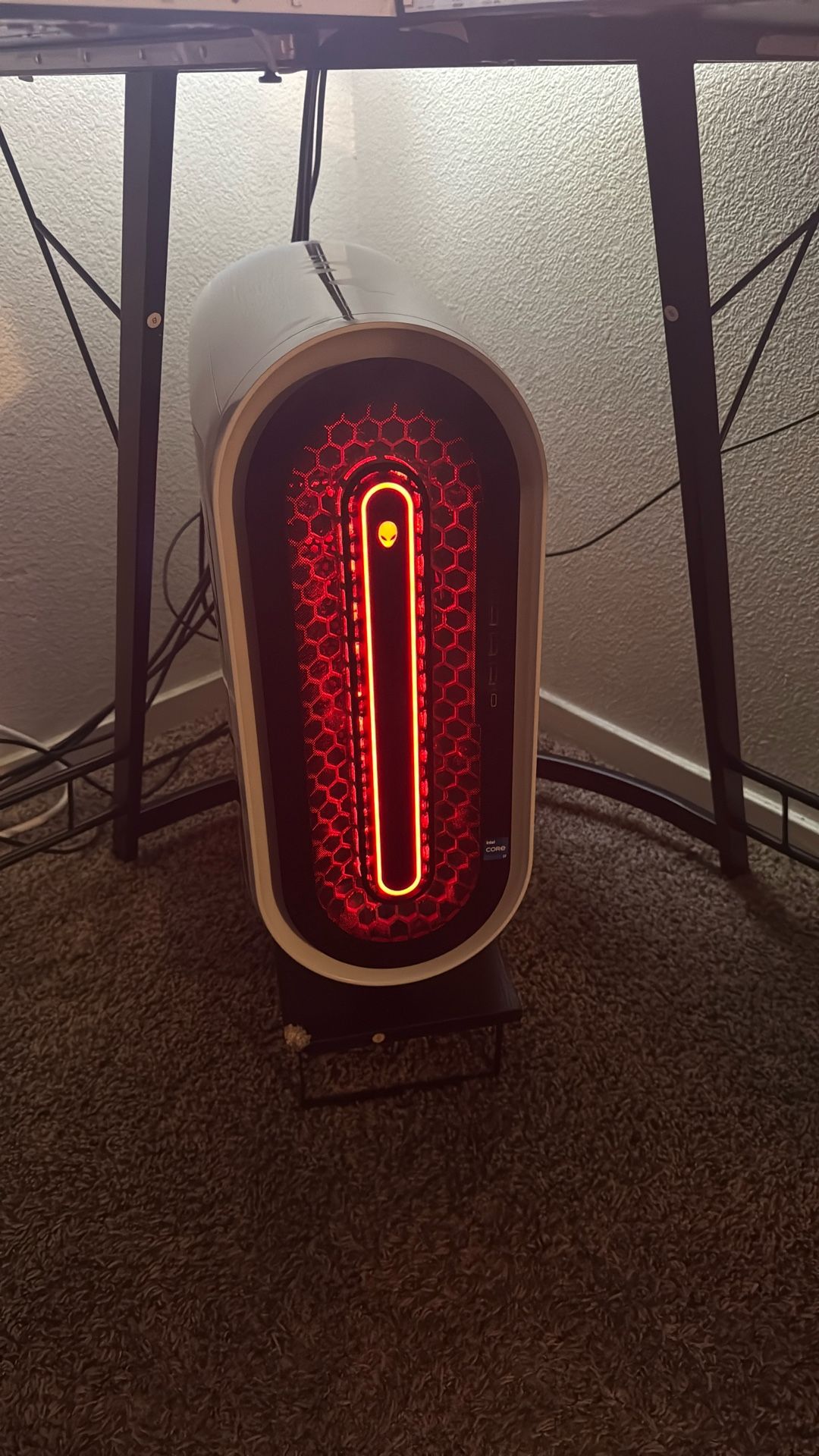 Alienware Aurora 13 / Odyssey Geo 9 Monitor