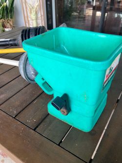GRASS SEED SPREADER