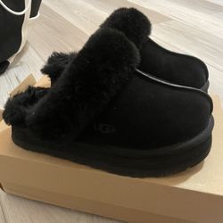 Black Ugg Disquette