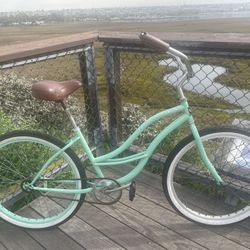 Cruiser Woman s Freedom Beach Cruiser ready to roll for Sale in San Diego CA OfferUp