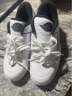 Boys sneakers size 6