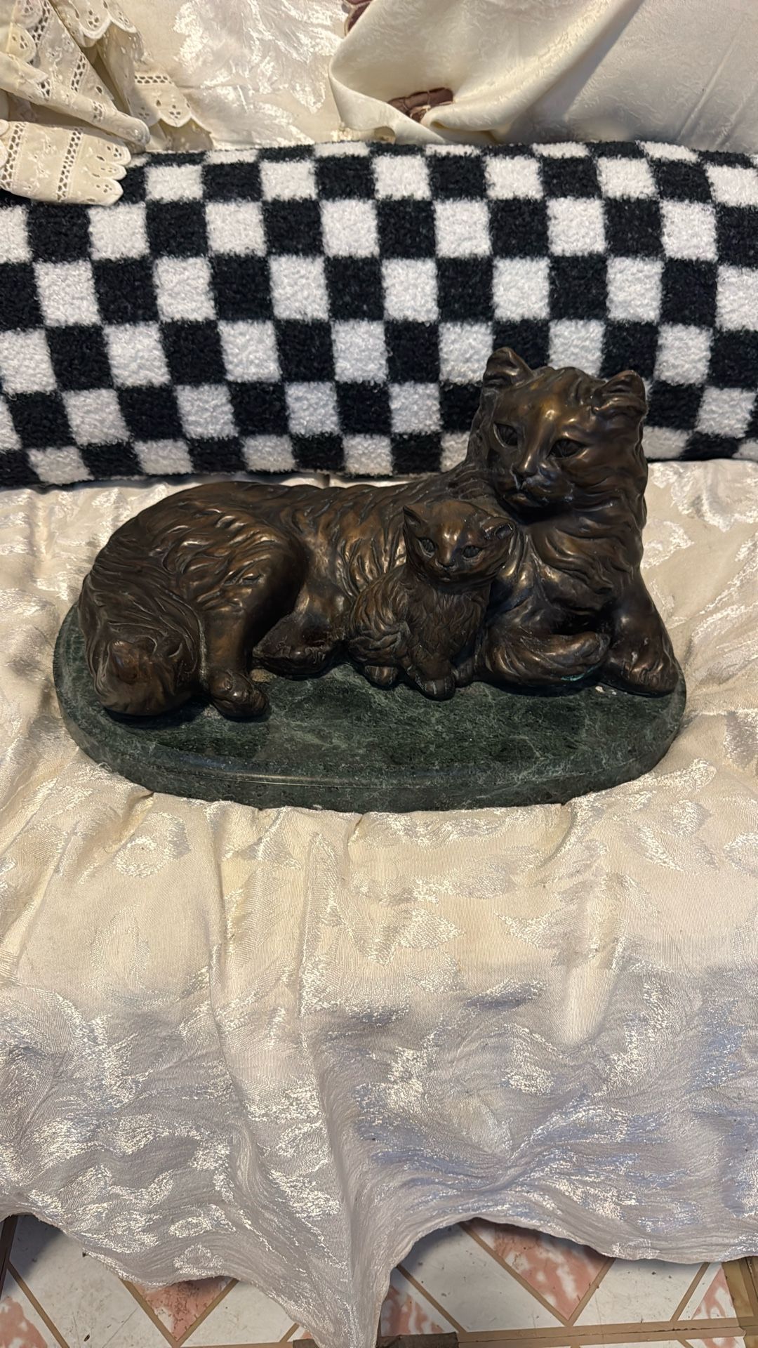 Bronce Cat