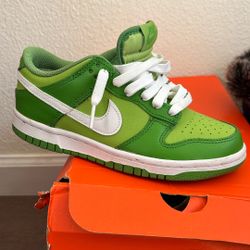 3.5 Y Nike Dunks Like New ! 