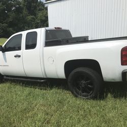 2007 Chevy Silverado 1500  White 