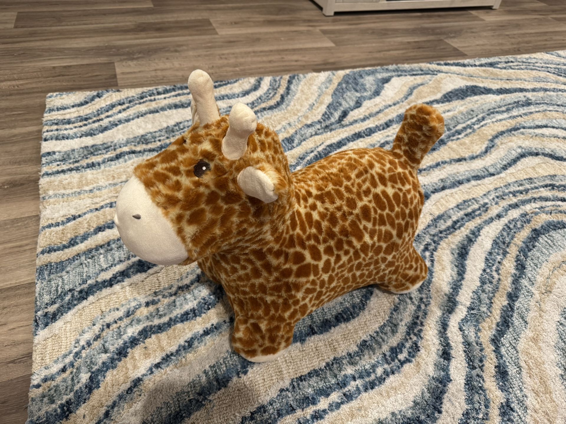 Bounce On Giraffe