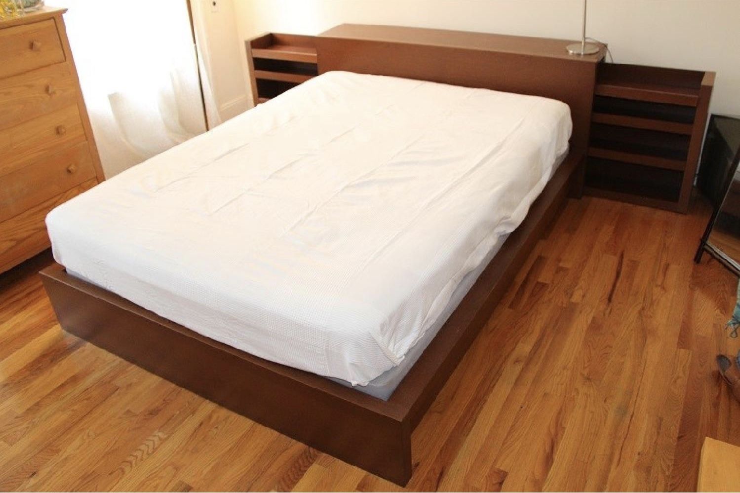 Queen size Malm bed