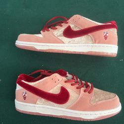 Nike SB Dunk Low StrangeLove Valentine Pink Red Velvet 2020 - Size 8.5 