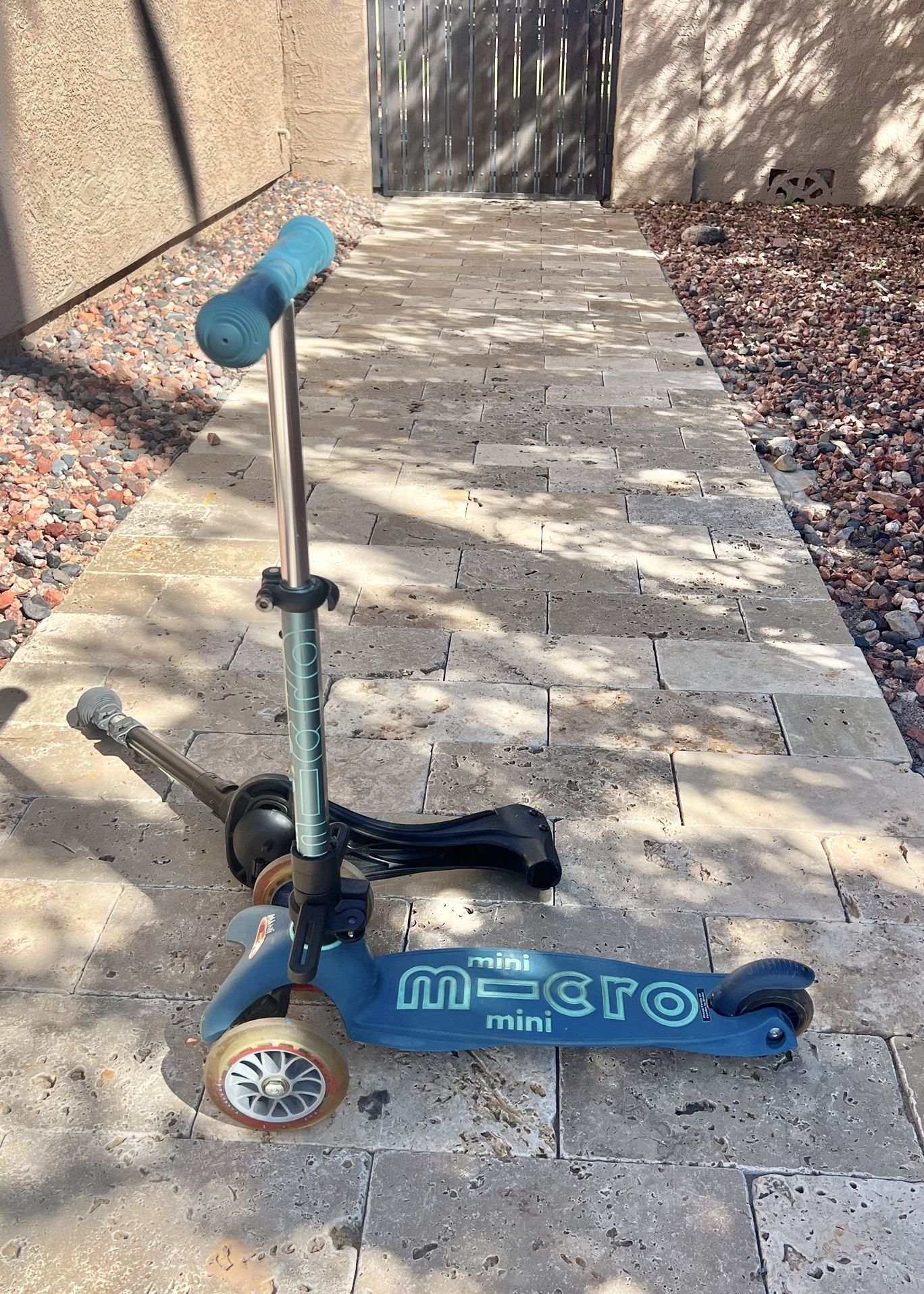 Micro Kickboard - Mini Deluxe - Three Wheeled