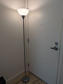 Floor lamp