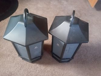 Wireless Bluetooth speakers