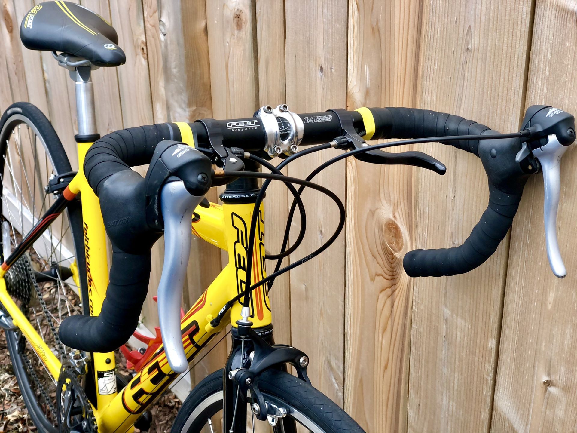 Felt z90 road bike. Ready to ride. Aluminum w carbon fork for Sale in