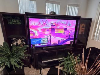 Entertainment center