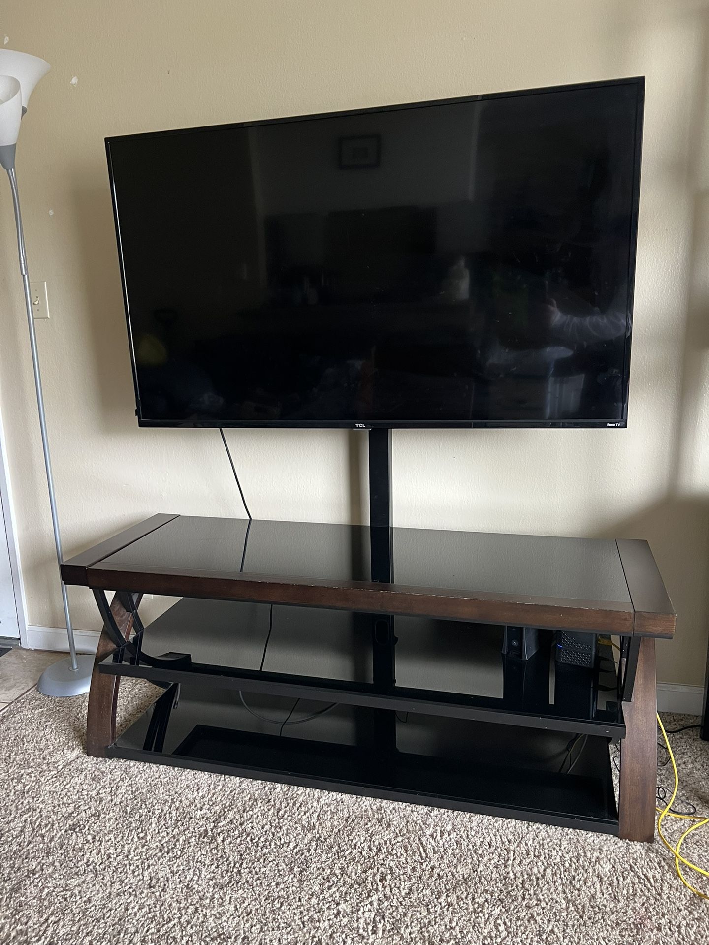Costco Tv Mount Stand (TV NOT INCLUDED)