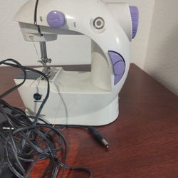 Mini Sewing Machine from India 