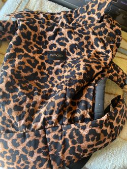 Momcozy kangaroo