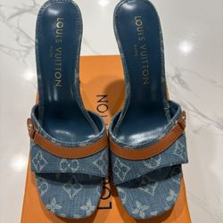 blue Louis Vuitton Kitten Heels size 7.5 In Women 