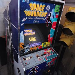 Space Invaders/Qix Silver Anniversary Edition Arcade Game