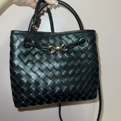 Black purse 