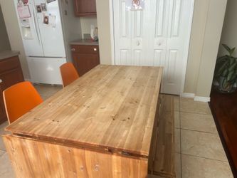 Kitchen dinning table relocating soon needs to be gone