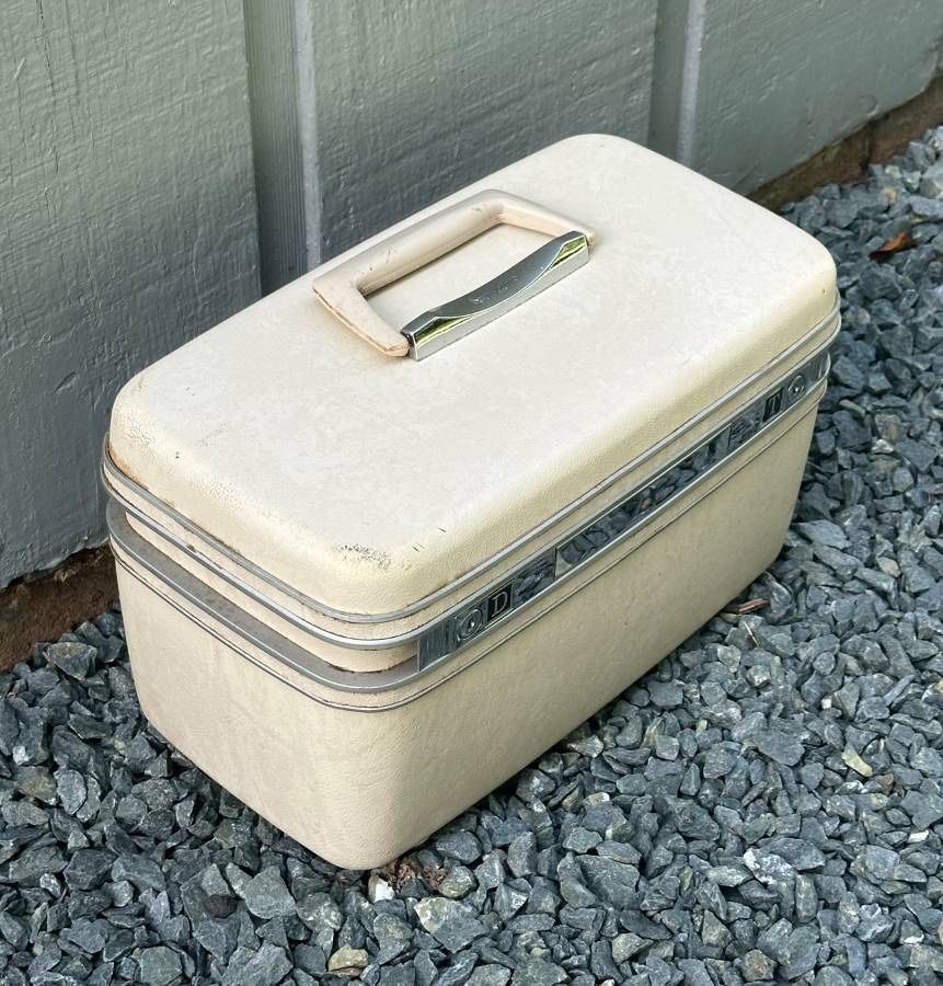 Vintage Samsonite Hardshell Suitcase Train Makeup Case Carry On Travel Luggage