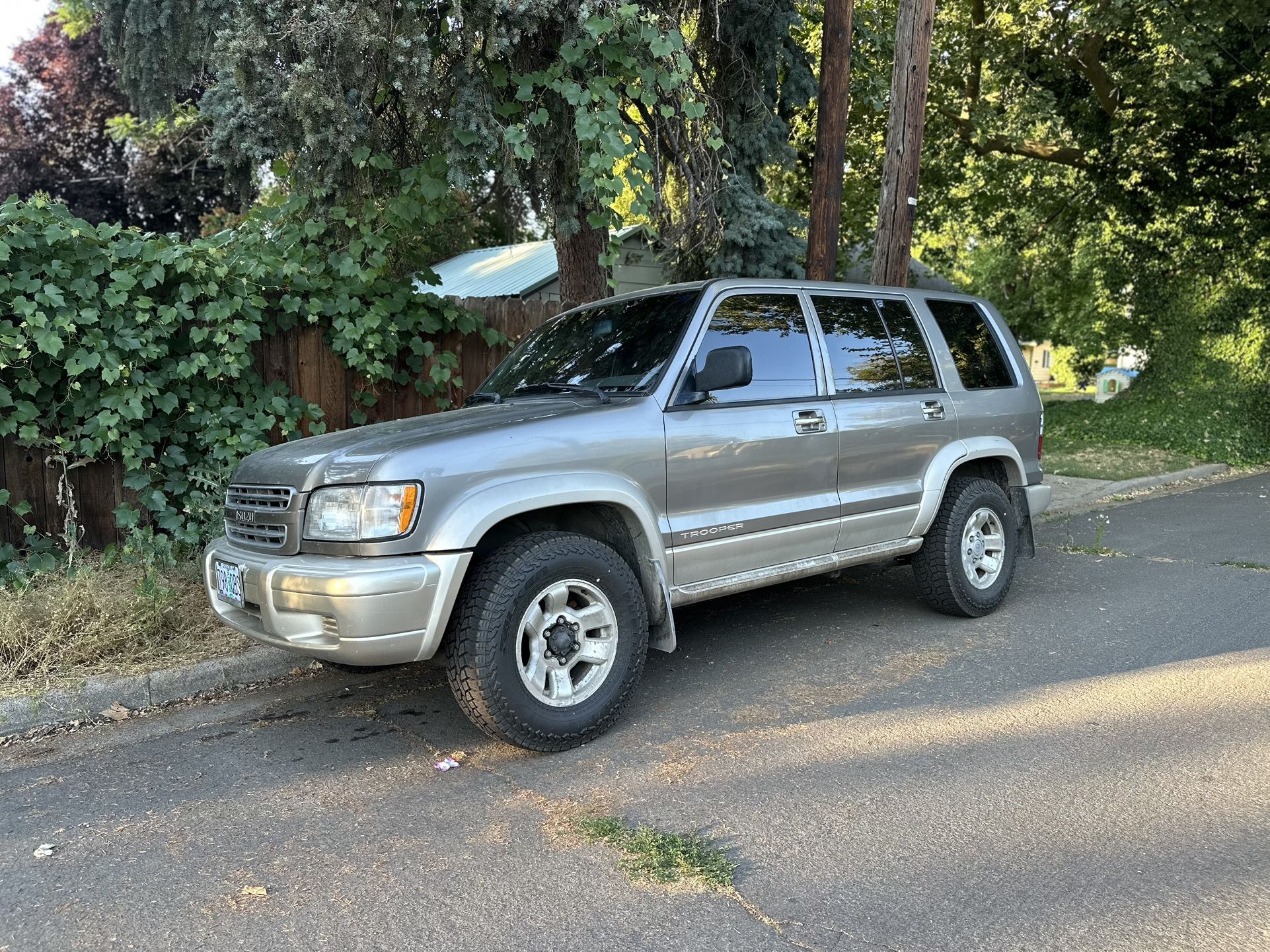 2001 Isuzu Trooper