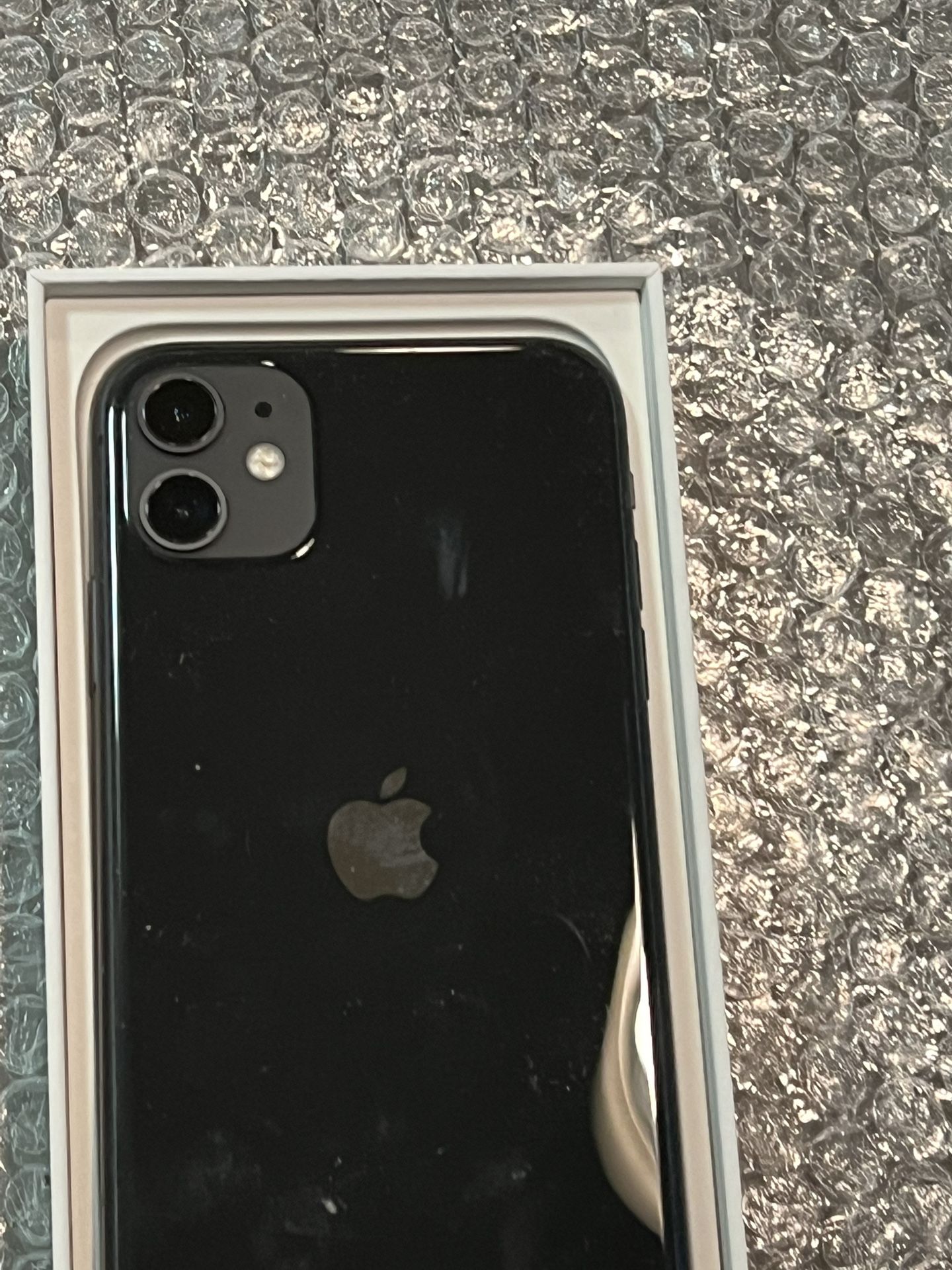 iPhone 11 UNLOCKED 100% Battery Health