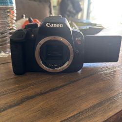 Canon EOS Rebel T5i with 2 lens 18-55 mm| 75-300 mm