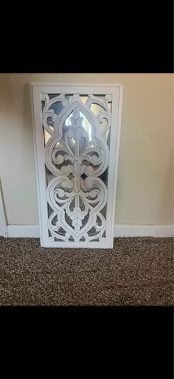 Decorative wall mirror