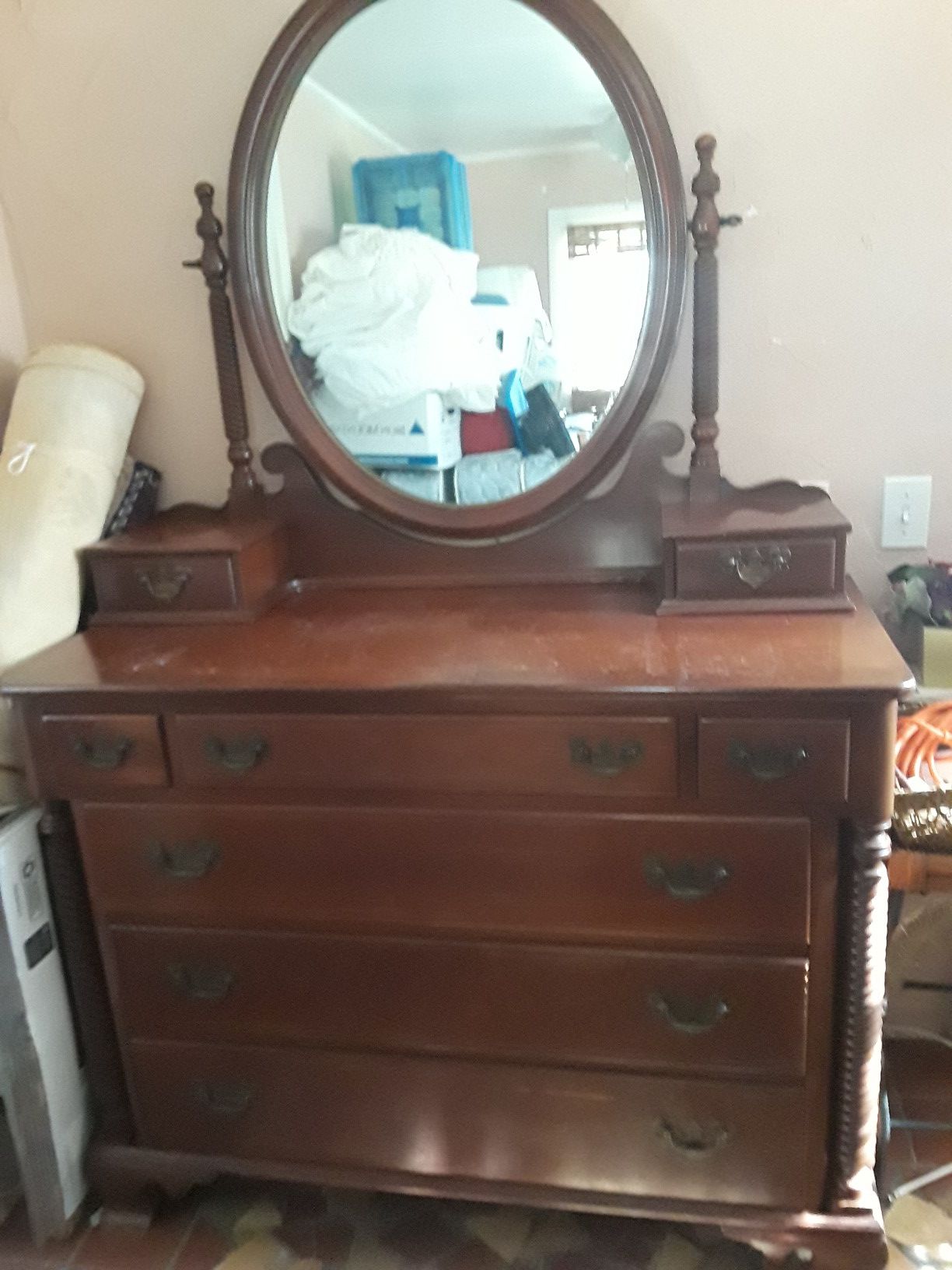 Antiques. Dresser with Mirror & Twin Beds Wood