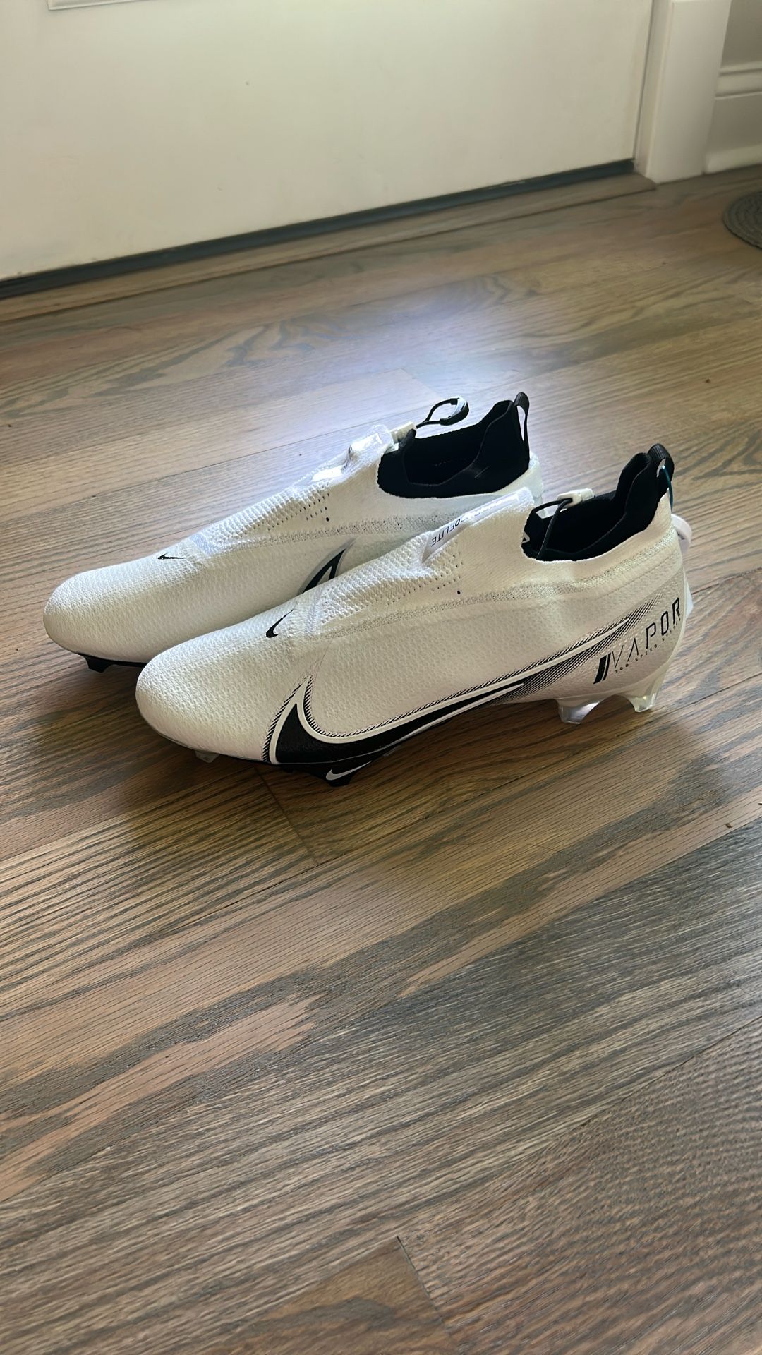 Vapor 360 Edge Elite White SIZE 11.5 (Brand Nee)